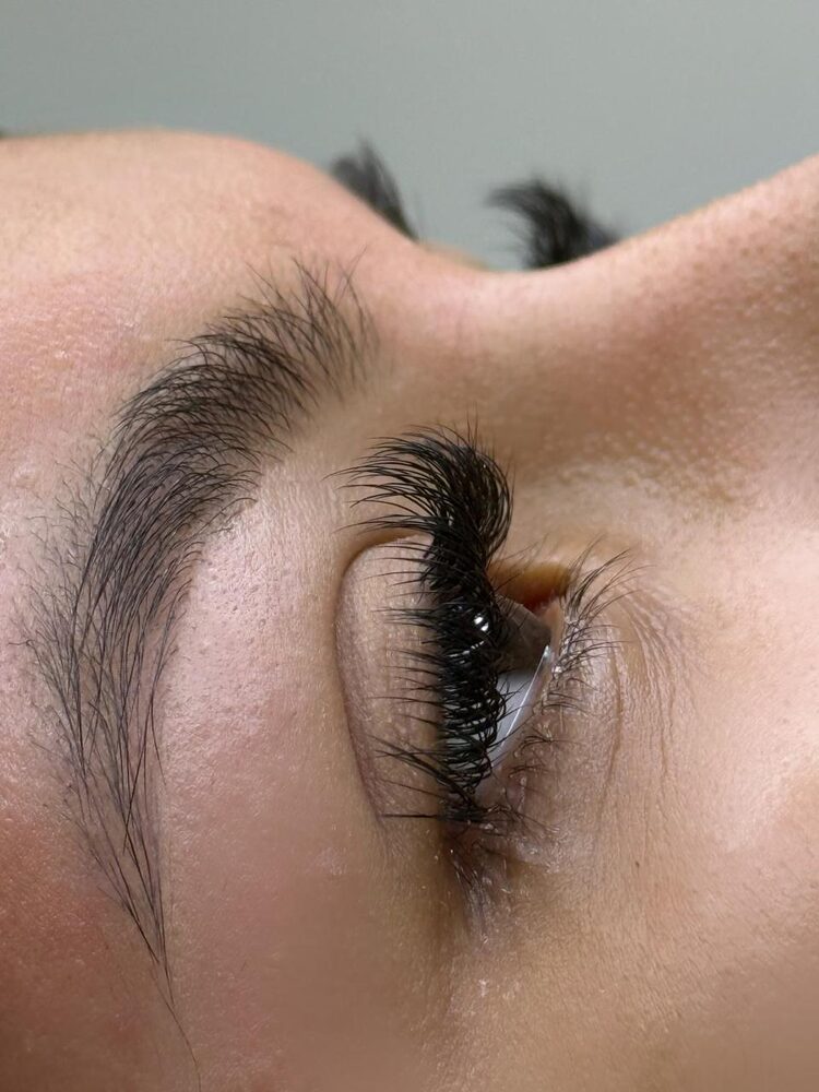 Extensiones de pestañas pelo a pelo