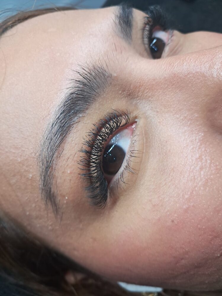 Pestañas con efecto natural
