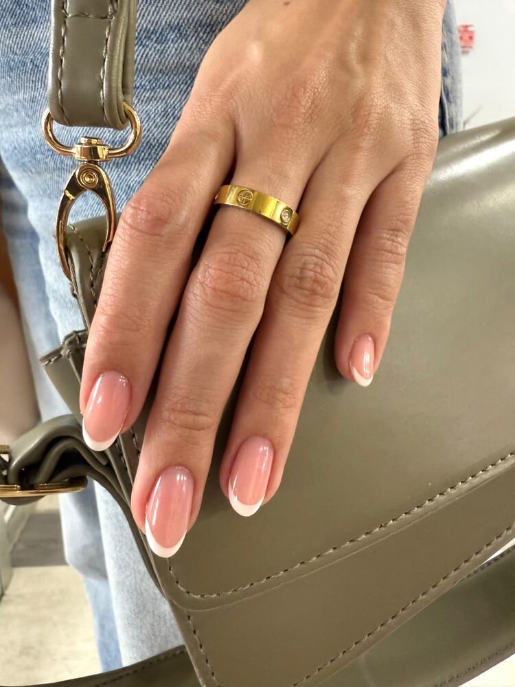 Manicure nude