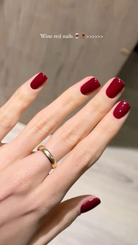 Uñas color vino